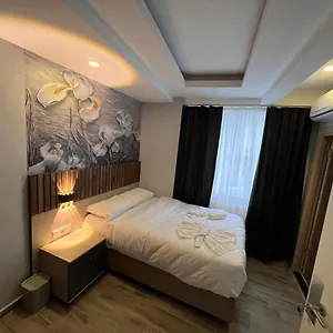 Nook Boutique Отель
